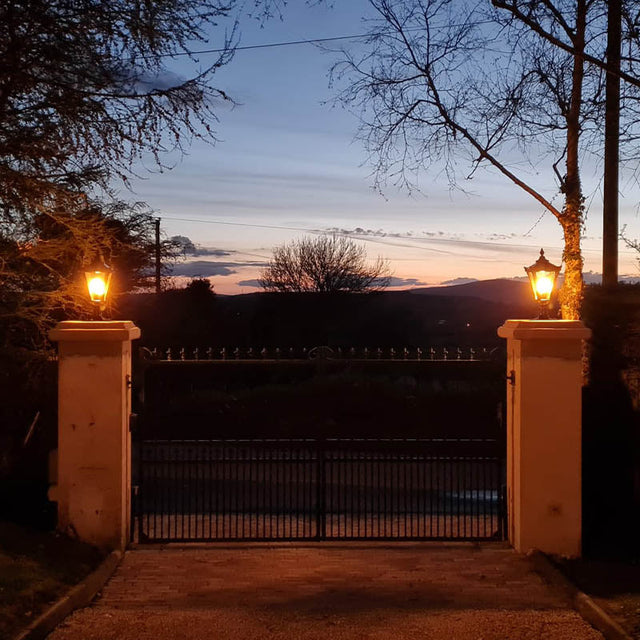 Victorian traditional cast iron pier light for flat pier caps