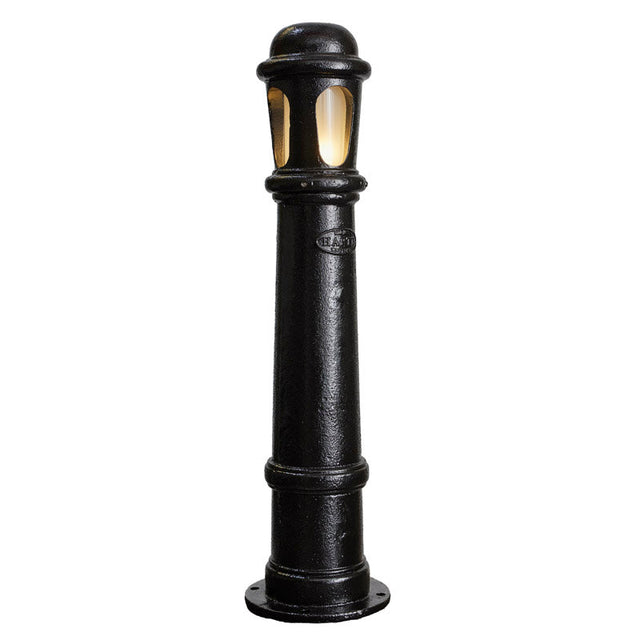 Decorative bollard light in cast iron