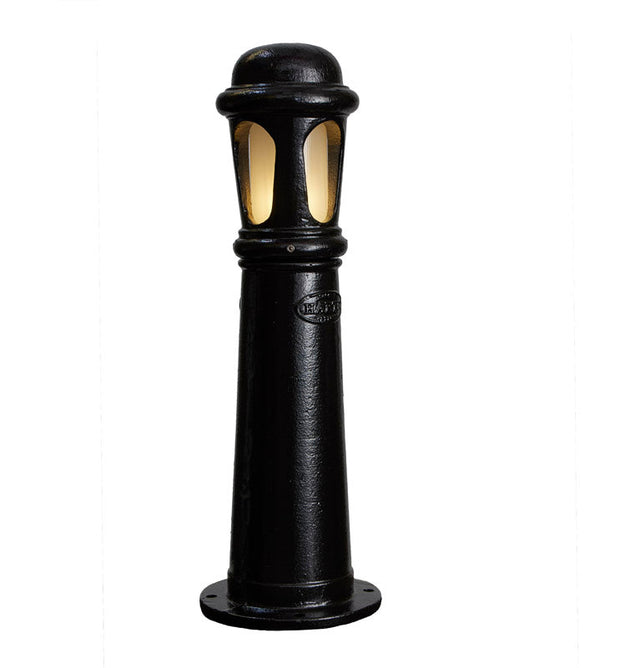 Decorative bollard light in cast iron