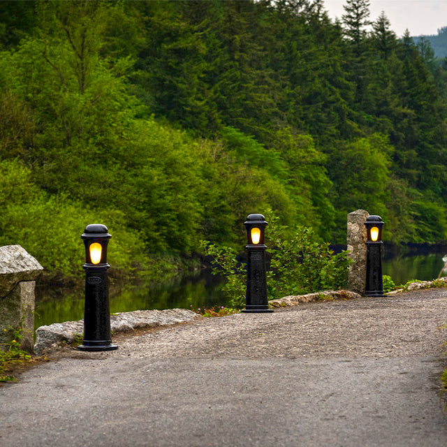 Decorative bollard light in cast iron