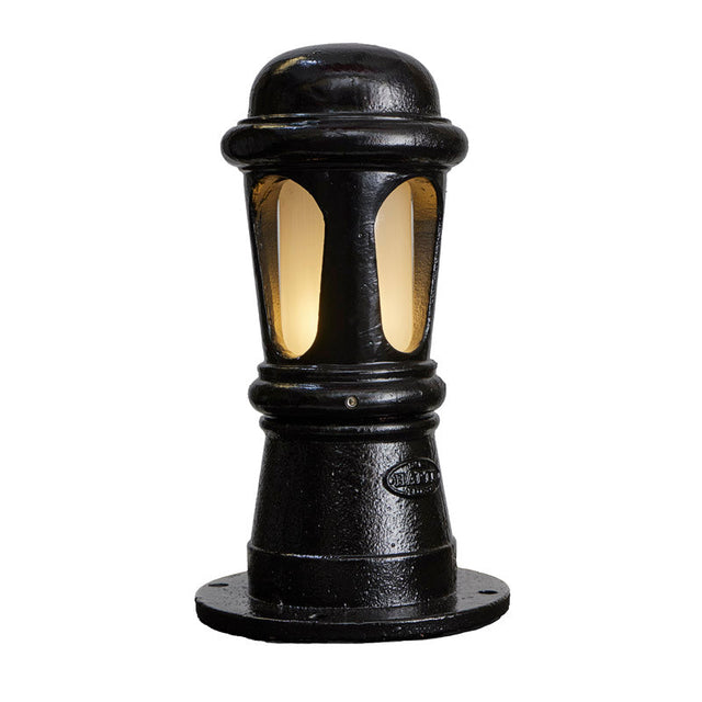 Decorative bollard light in cast iron