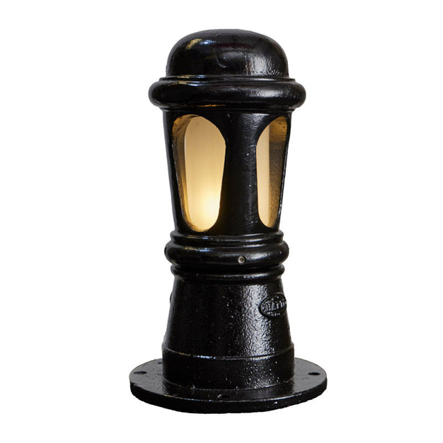 Decorative bollard light in cast iron