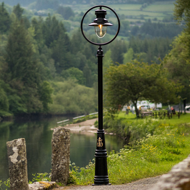 Classic railway style lamp post in cast iron and steel