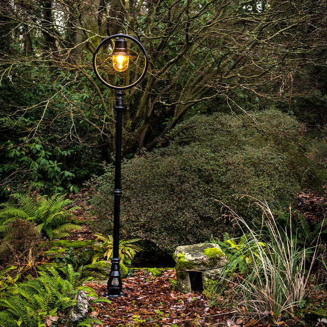 Classic railway style lamp post in cast iron and steel