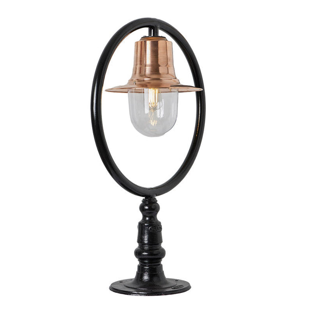 Copper railway style pier light for flat pier caps