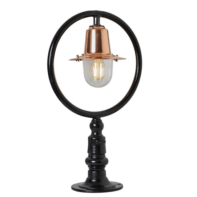 Copper railway style pier light for flat pier caps