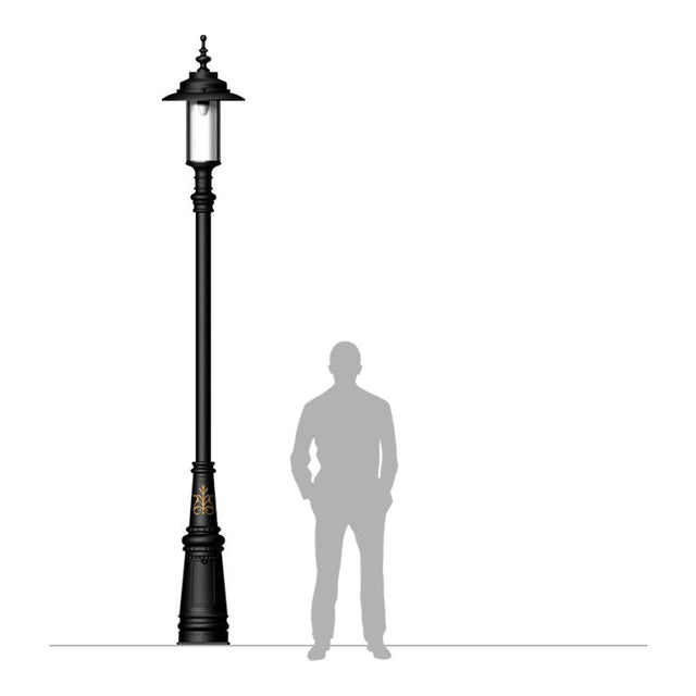 Georgian style lamp post in cast iron and steel