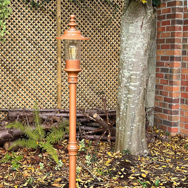 Georgian style lamp post in cast iron and steel