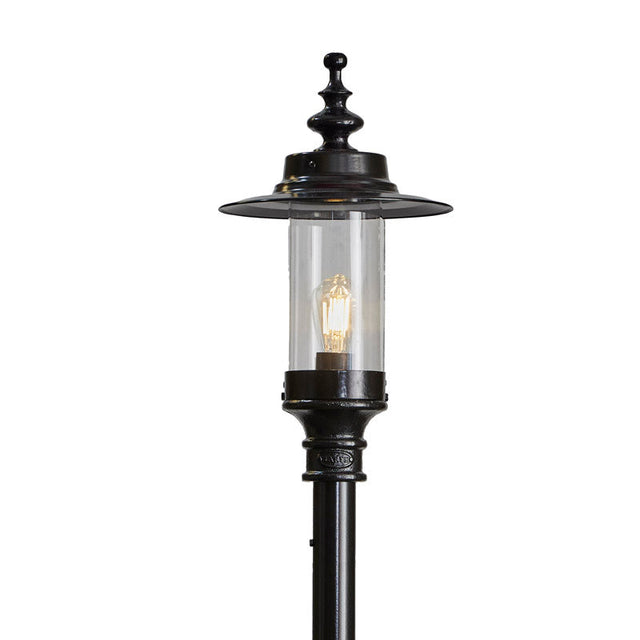 Georgian style lamp post in cast iron and steel