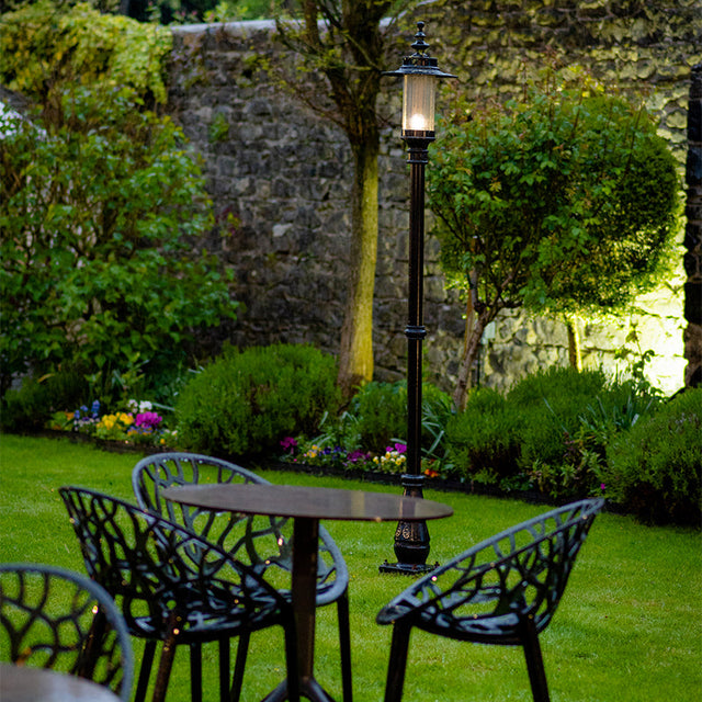 Georgian style lamp post in cast iron and steel