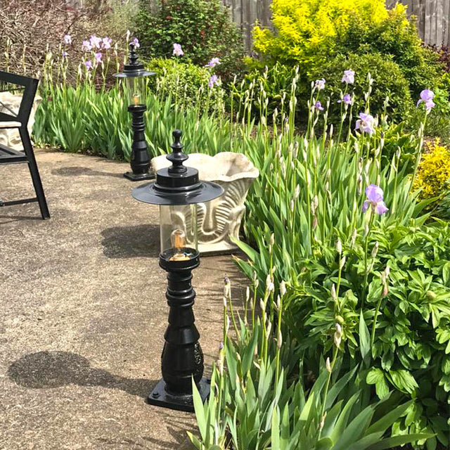 Georgian style pedestal light in cast iron and steel