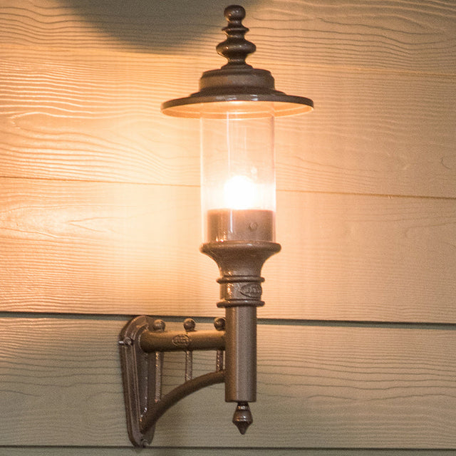 Georgian style wall light in cast iron and steel