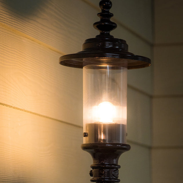 Georgian style wall light in cast iron and steel