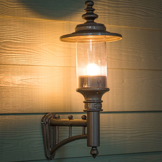 Georgian style wall light in cast iron and steel