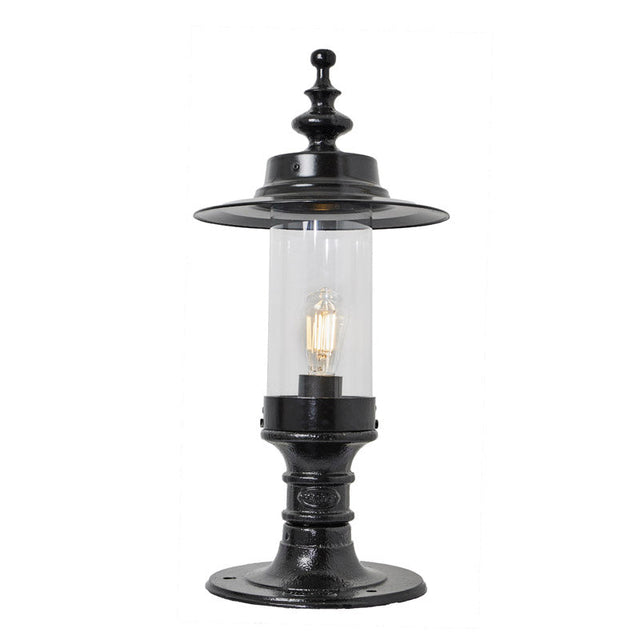 Georgian style pier light for flat piers