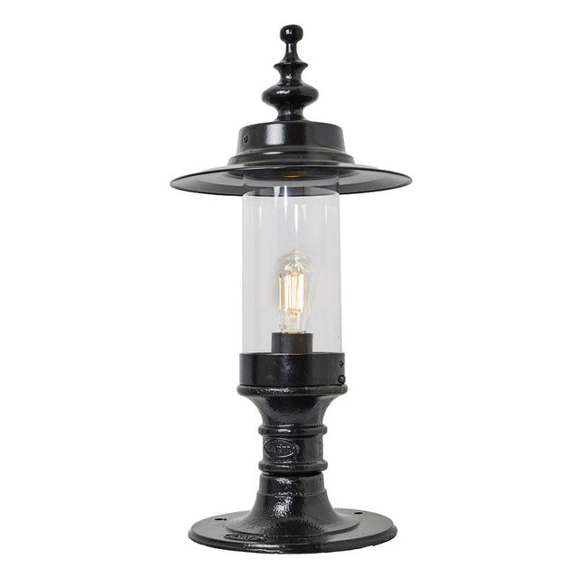 Georgian style pier light for flat piers