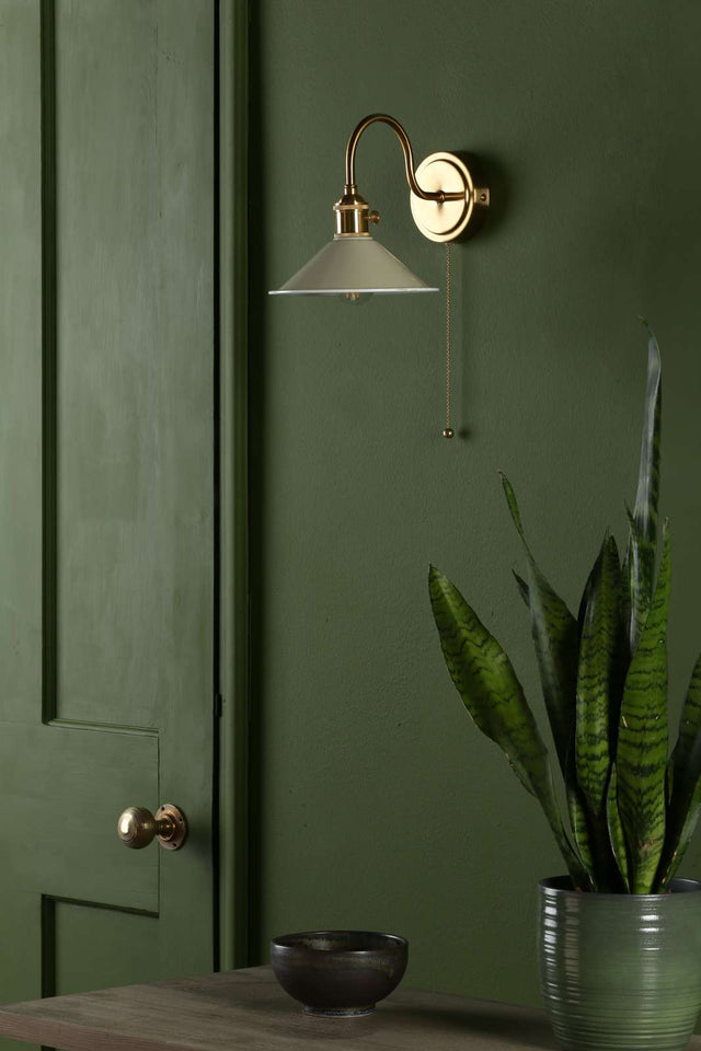 Hadano Wall Light Natural Brass With Cashmere Shade