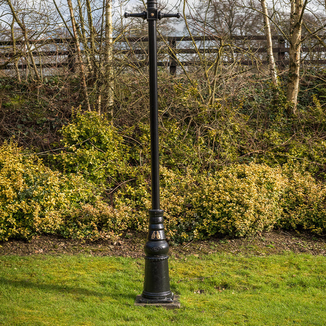 Traditional lamp post column