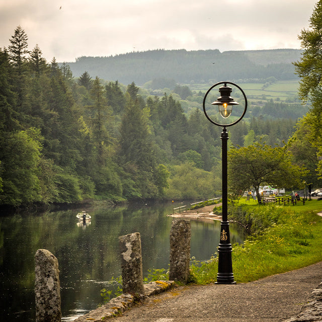 Classic railway style lamp post in cast iron and steel