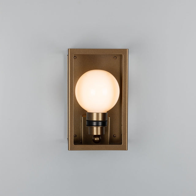 Hamilton IP65 Wall Light