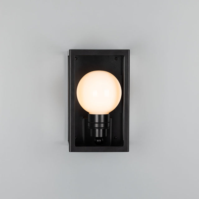 Hamilton IP65 Wall Light