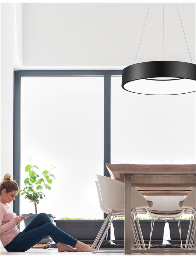 RANDO Black Aluminium & Acrylic LED 42 Watt 230 Volt 2520Lm 3000K IP20 D: 60 H: 120 cm