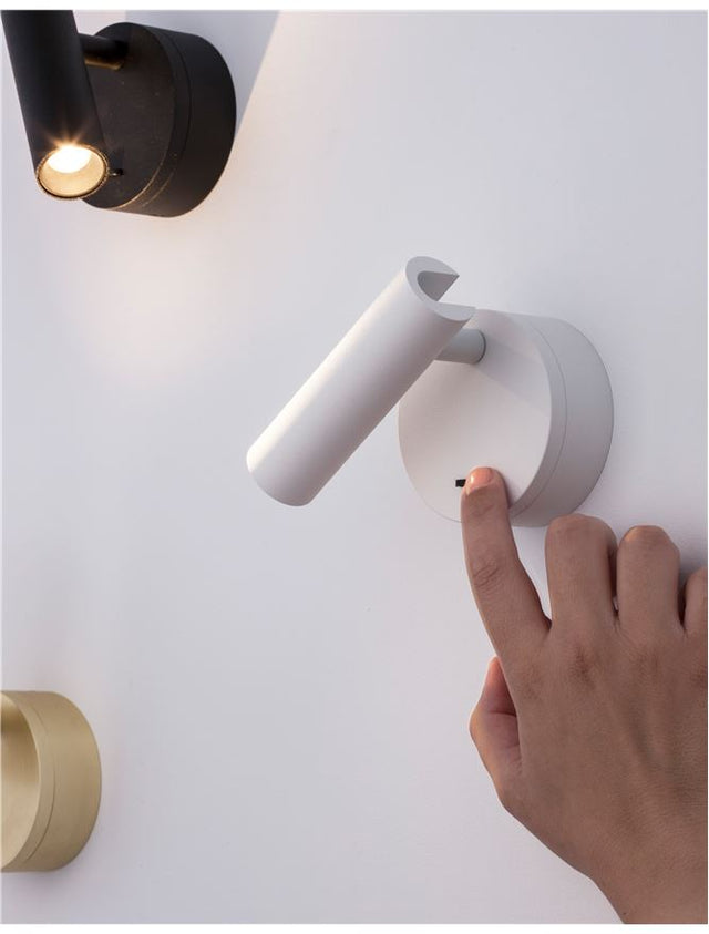 CLIP Sandy White Aluminium 
LED Philips 3 Watt 
Switch On/Off
190Lm 3000K IP20 
D: 8 W: 3.4 H: 11 cm Rotating & Adjustable