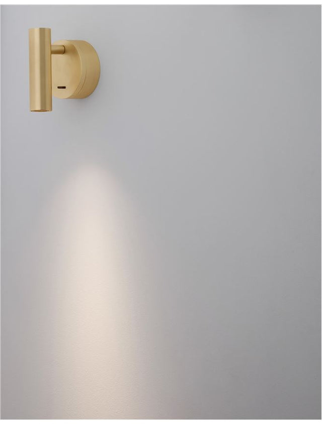 CLIP Satin Brass Aluminium 
LED Philips 3 Watt 
Switch On/Off
190Lm 3000K IP20 
D: 8 W: 3.4 H: 11 cm Rotating & Adjustable