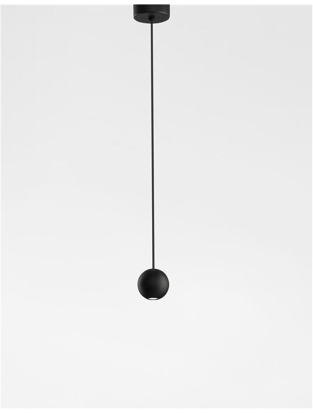 NOCCI Black Aluminium
Black Fabric Wire
LED 4 Watt 230 Volt
290Lm 3000K IP20
D: 5 H: 158 cm Adjustable Height