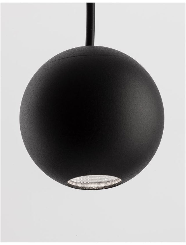 NOCCI Black Aluminium
Black Fabric Wire
LED 4 Watt 230 Volt
290Lm 3000K IP20
D: 5 H: 158 cm Adjustable Height