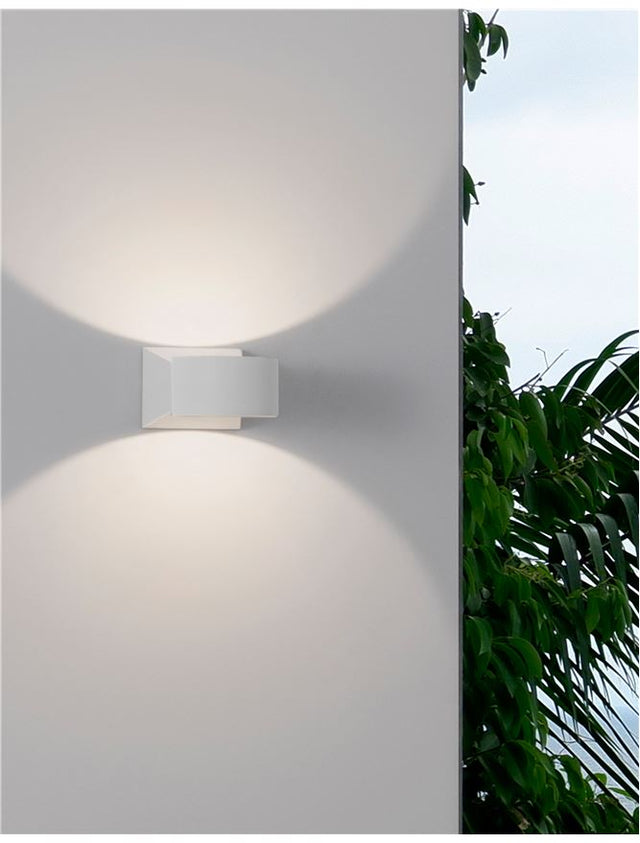 CHEZ White Aluminium & Glass LED 6 Watt 274Lm 3000K 100-240 Volt Beam Angle 138° IP54
Light Up & Down L: 13 W: 9 H: 7 cm