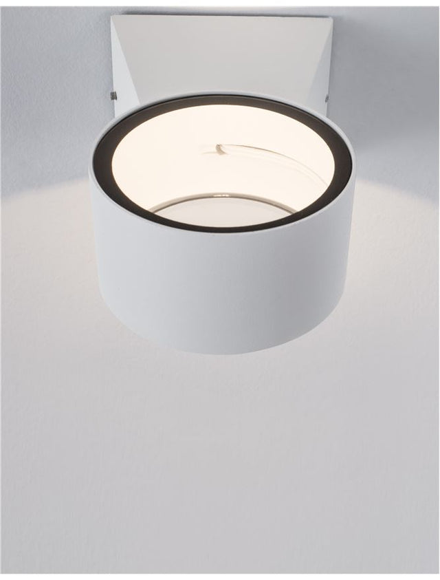 CHEZ White Aluminium & Glass LED 6 Watt 274Lm 3000K 100-240 Volt Beam Angle 138° IP54
Light Up & Down L: 13 W: 9 H: 7 cm