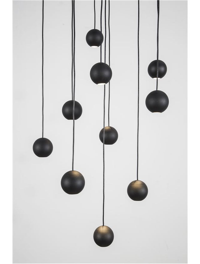 NOCCI Black Aluminium
Black Fabric Wire 
LED 48 Watt 230 Volt
1902Lm 3000K IP20
D: 40.5 H: 150 cm Adjustable Height