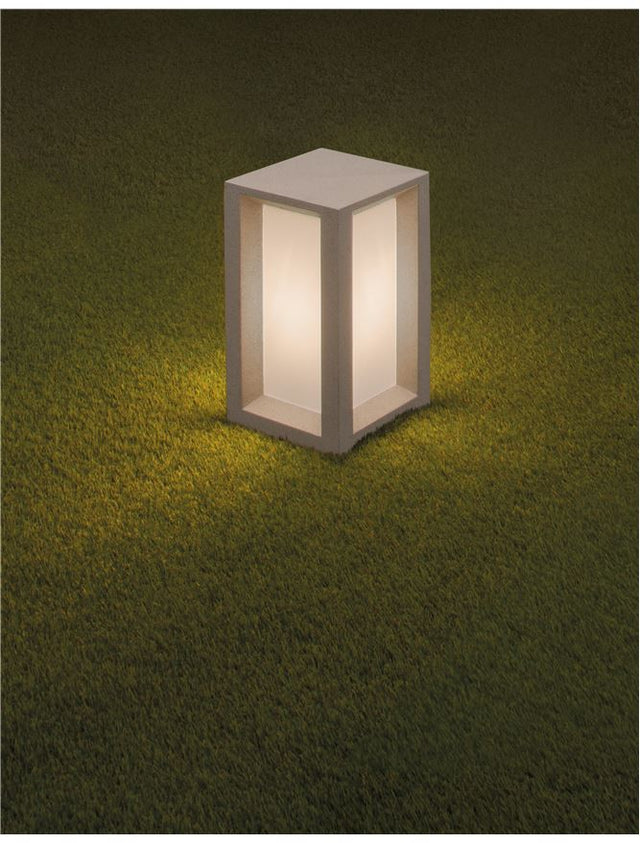 CASTRO White Sandstone & Acrylic LED E27 1x12 Watt Bulb Excluded 100-240 Volt IP65
L: 20 W: 20 H: 35 cm