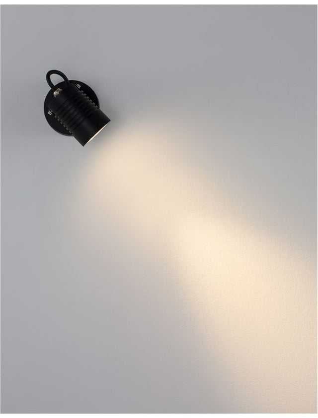 FEND Black Aluminium & Glass LED 10 Watt 742Lm 3000K 100-240 Volt Beam Angle 24O IP65 D: 6.5 W: 9 H: 15 cm