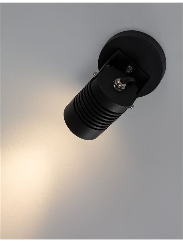 FEND Black Aluminium & Glass LED 10 Watt 742Lm 3000K 100-240 Volt Beam Angle 24O IP65 D: 6.5 W: 9 H: 15 cm