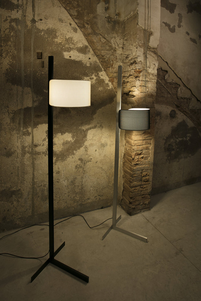 STAND UP FLOOR LAMP E27 20W