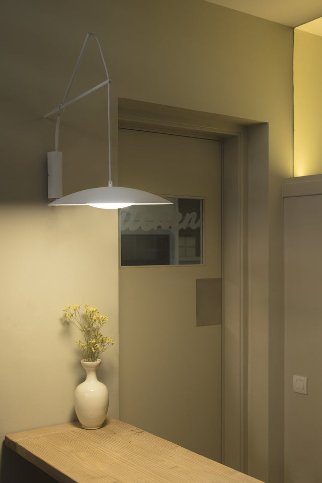 SLIM EXTENDABLE WALL LAMP